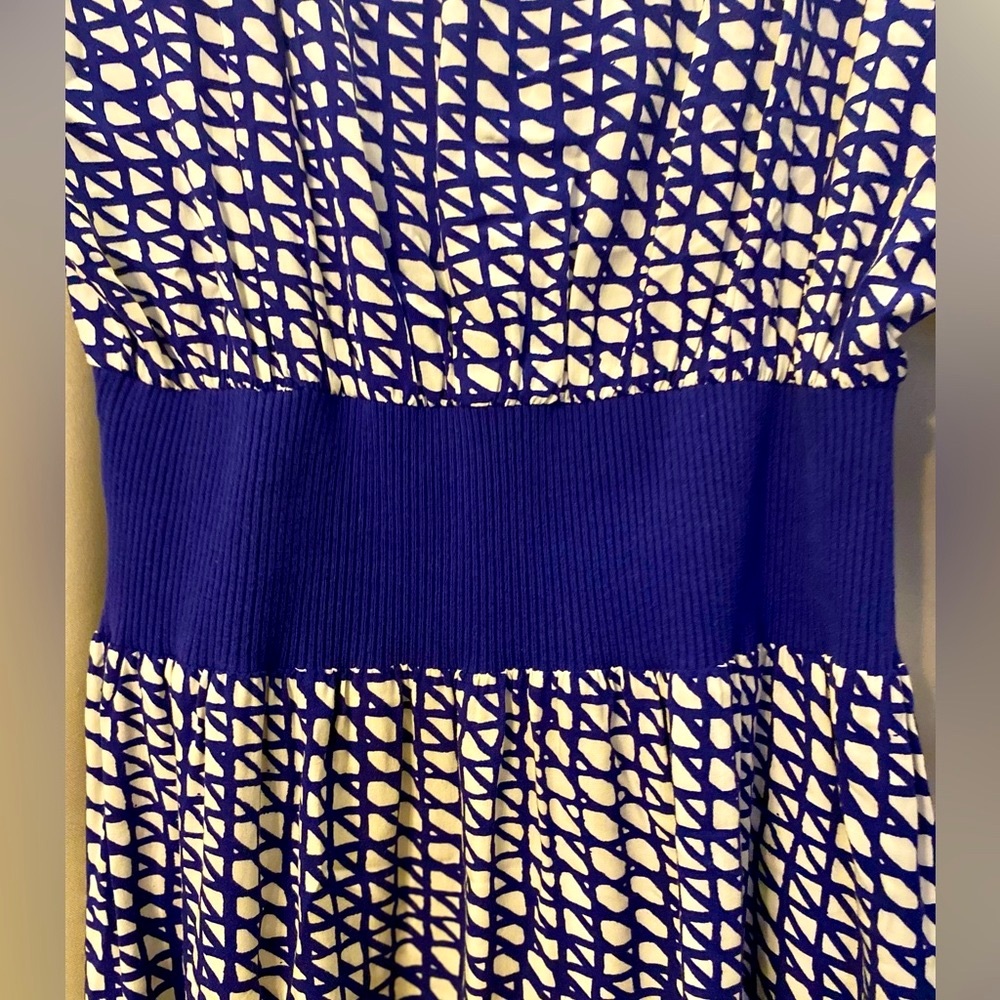 Maeve / Anthropology Blue and White Patterned Long Sleeve Dress (S) Like New - Picture 4 of 9